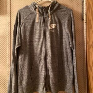 GRAY NIKE SWEATER